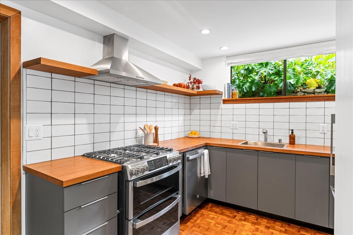 New Kitchen with GE Profile Appliances - 473 Panoramic Hwy