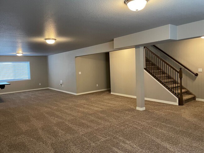 Building Photo - Ranch home on a corner lot with lawn care ...