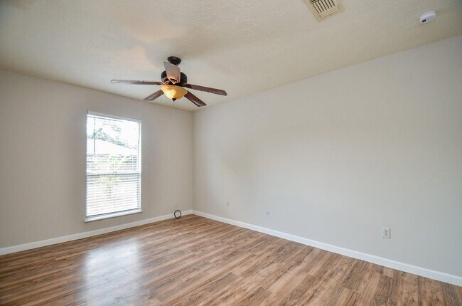 Building Photo - 7623 Kite Hill Dr