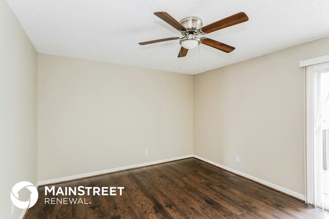 Building Photo - 105 Nelson Ct W