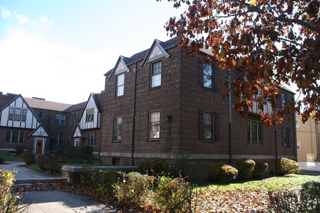 Building Photo - 361 Alden Ave
