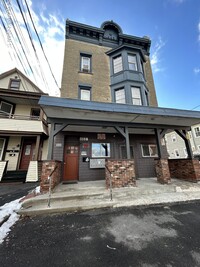 Building Photo - 860 Eastern Ave