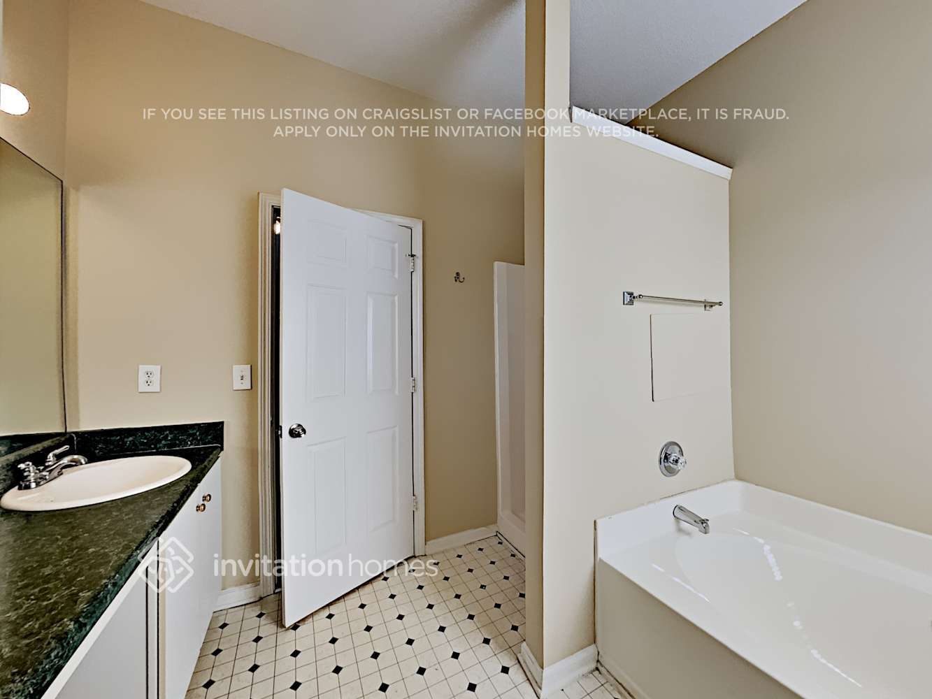 Building Photo - 335 Carrie Dr