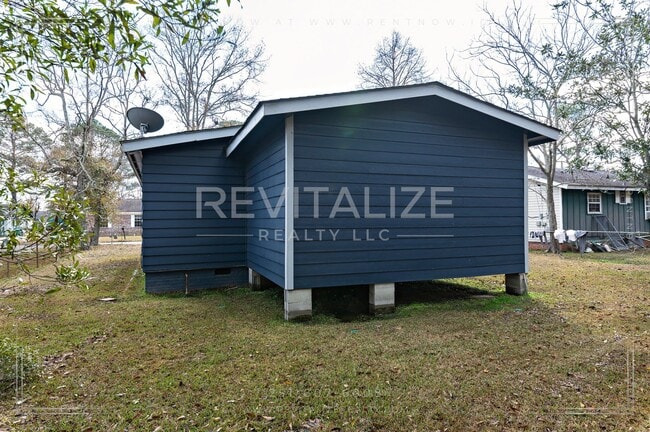 Building Photo - Newly Remodeled 3 Bd / 1 Ba in Moss Point