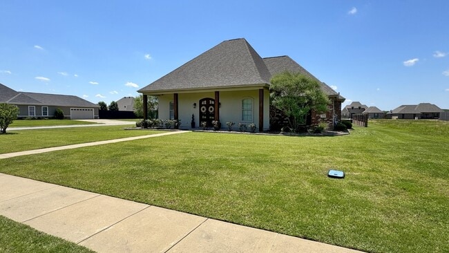 Building Photo - 210 Bayou Trace Drive
