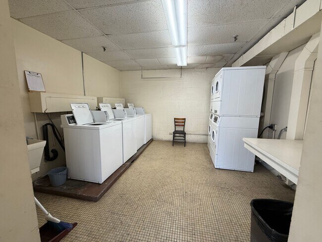 Building Photo - 785 Kinau St