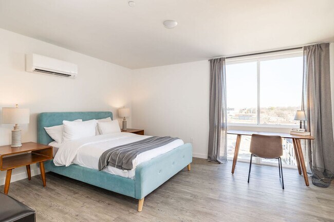 Building Photo - Madison Penthouse