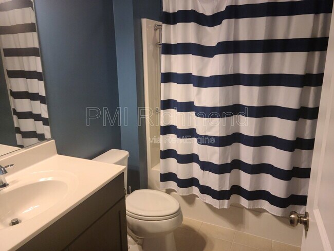 Building Photo - 7183 Yare St
