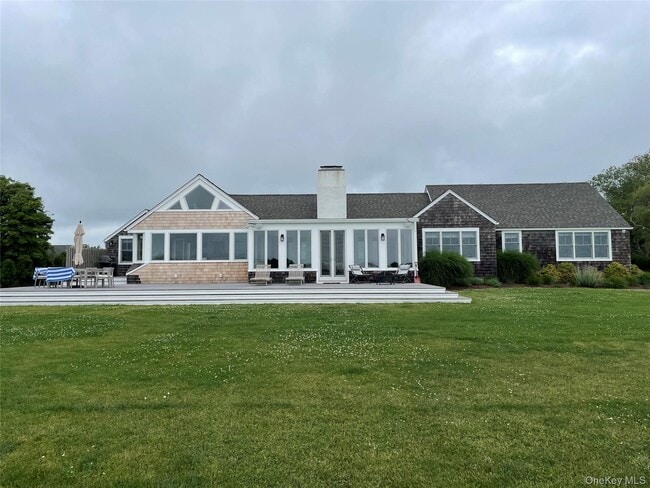 Building Photo - 40 Tuthill Point Rd