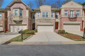 Building Photo - 3345 Regent Pl SW