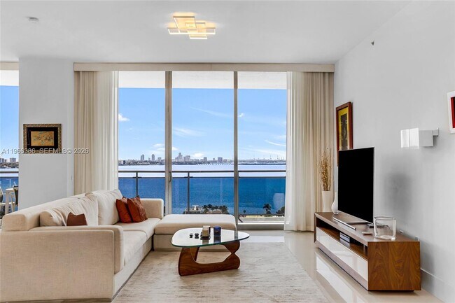 Building Photo - 7901 Hispanola Ave