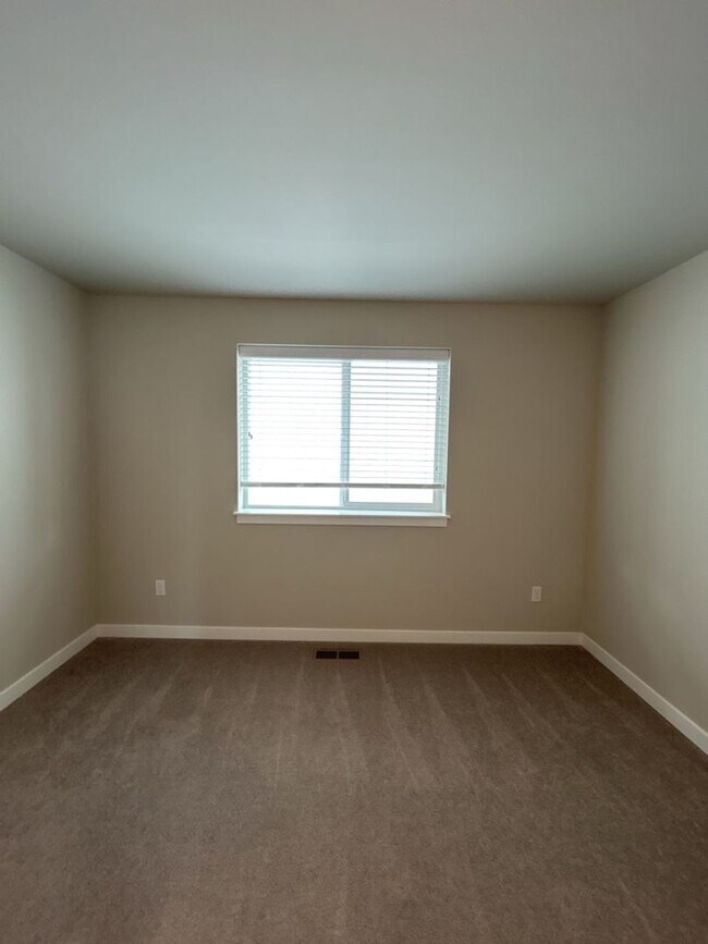 Building Photo - Newly Built 4bd 2.5ba in LSSD