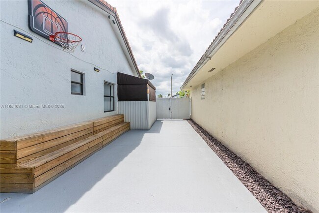 Building Photo - 9035 NW 117th St