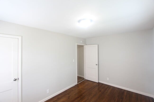 Building Photo - New On The Market! Fresh New Updates!! Better Hurry To See This One!!