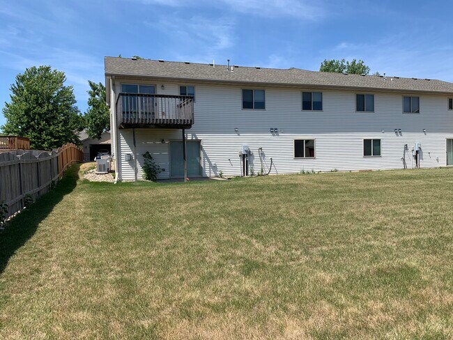 Building Photo - 7514 S Peregrine Pl