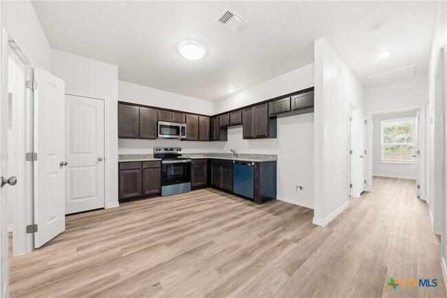 Building Photo - 509 Adley Ave