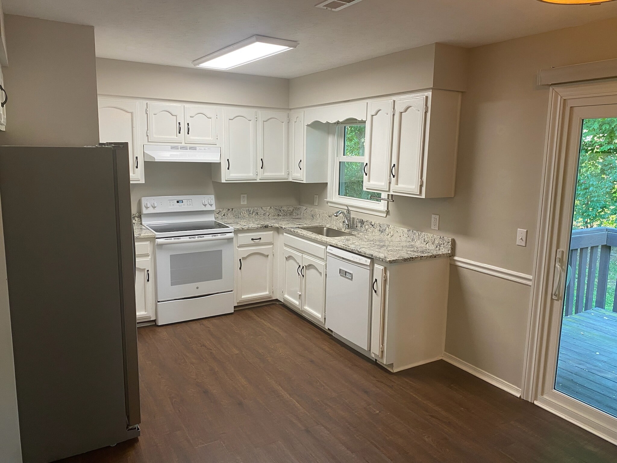 Kitchen - 36 W Paris St