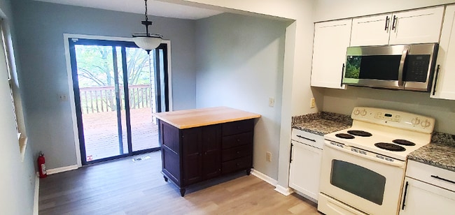 Building Photo - 7228 Prince Wilbert Way