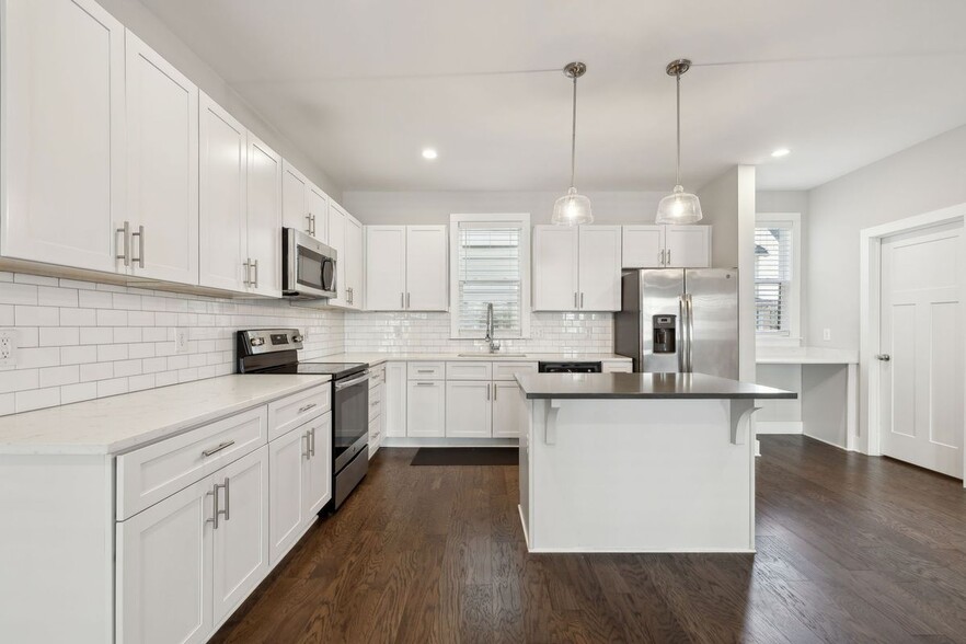 Building Photo - 713 Mill Creek Meadow Dr