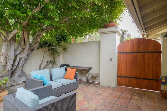 Building Photo - ***Available Now - Mid-term Lease ONLY *** Single Level 3 Bedroom, 2.5 Bath home in La Costa*****