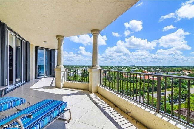 Building Photo - 8787 Bay Colony Dr