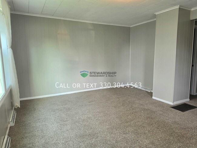 Building Photo - 5573 N Market St