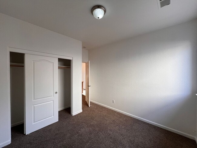 Building Photo - 4 bedroom Fernley Home.