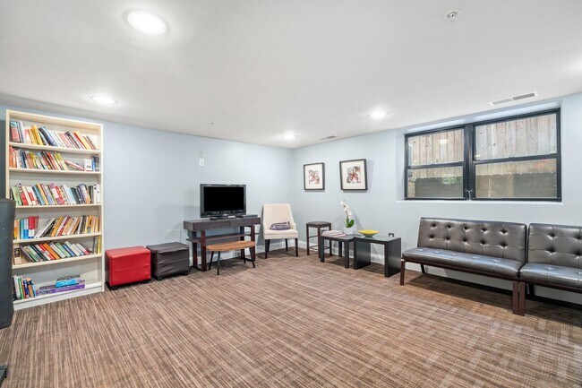 Building Photo - 1354 Euclid St NW