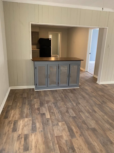 Building Photo - 520 5th St