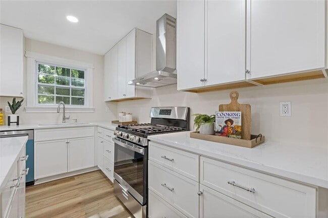 Building Photo - 2856 Bay Leaf Dr SE