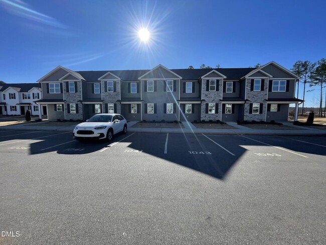 Building Photo - 1045 Peony Ln