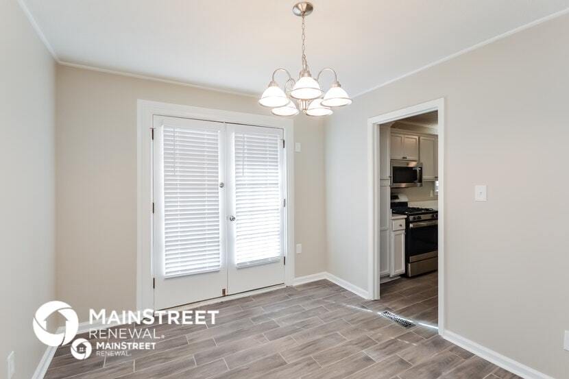 Building Photo - 3000 Lakeridge Dr SE