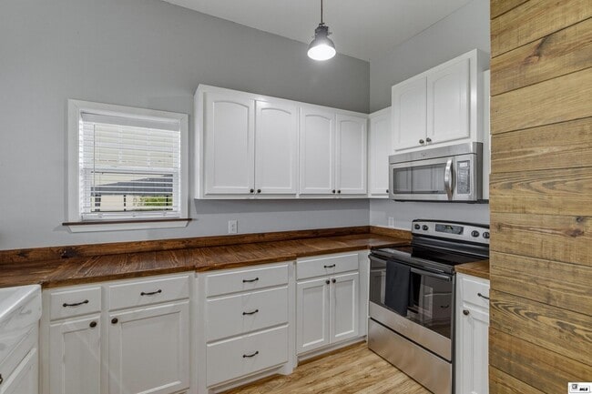 Building Photo - 6391 Paulette Pipes Rd