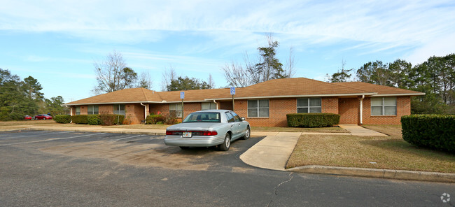 Building Photo - Green Meadows Apartments