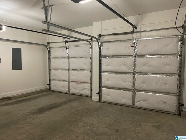 Building Photo - 295 Creekside Ln