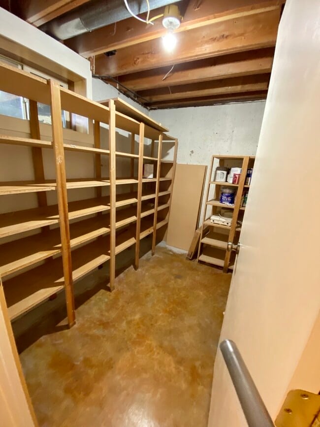 Building Photo - 859 E 2730 N