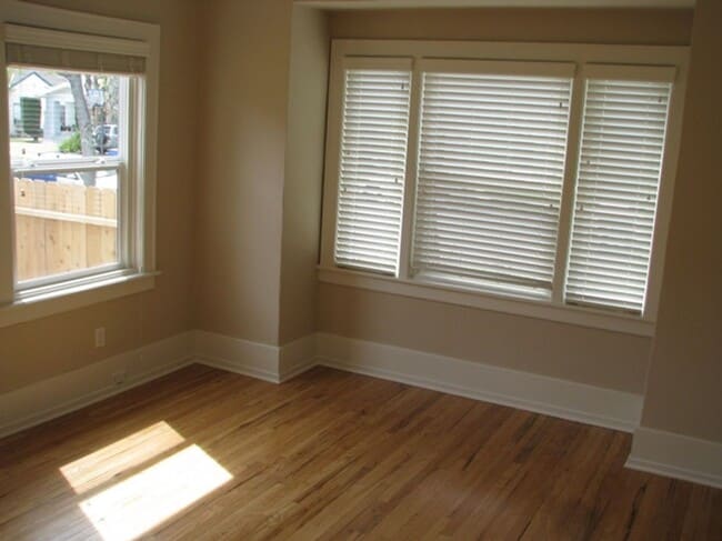 Building Photo - This Charming Spanish style home is locate...