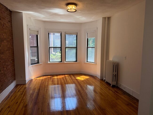 Building Photo - 35 Revere St