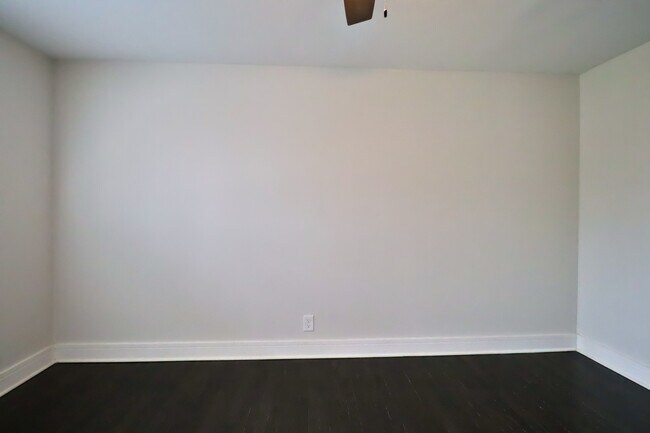 Building Photo - 16039 Marian Dr