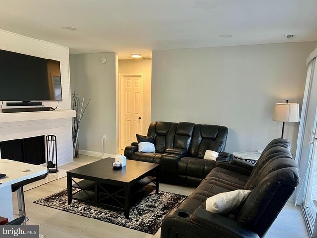 Building Photo - 10528 Cross Fox Ln