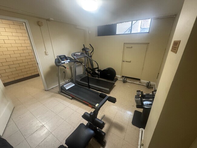 Building Photo - 3901 Tunlaw Rd NW