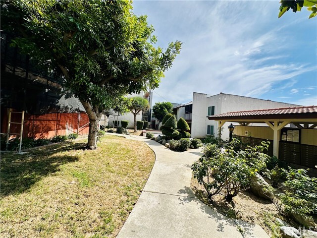 Building Photo - 23641 Golden Springs Dr