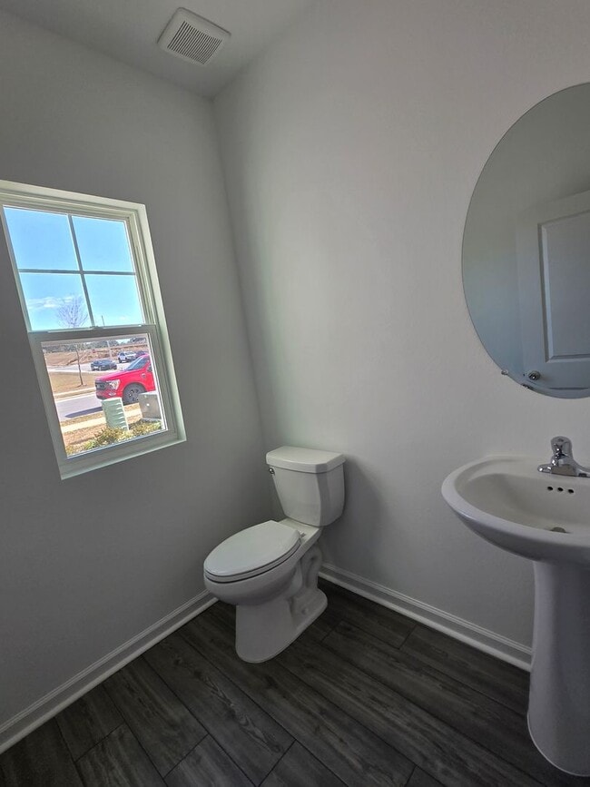 Building Photo - 3 bedroom 2.5 Bath in Tara Baywood