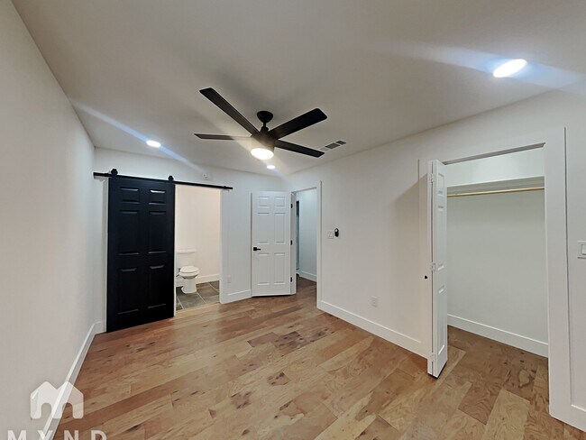 Building Photo - 1603 Rutland Dr