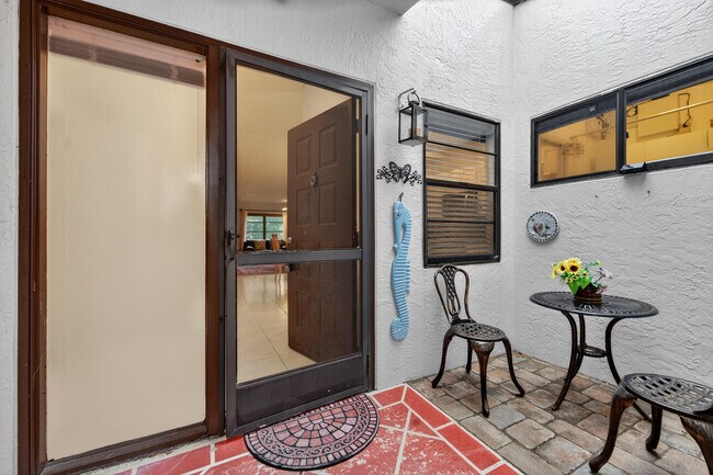 Building Photo - 6220 Kings Gate Cir