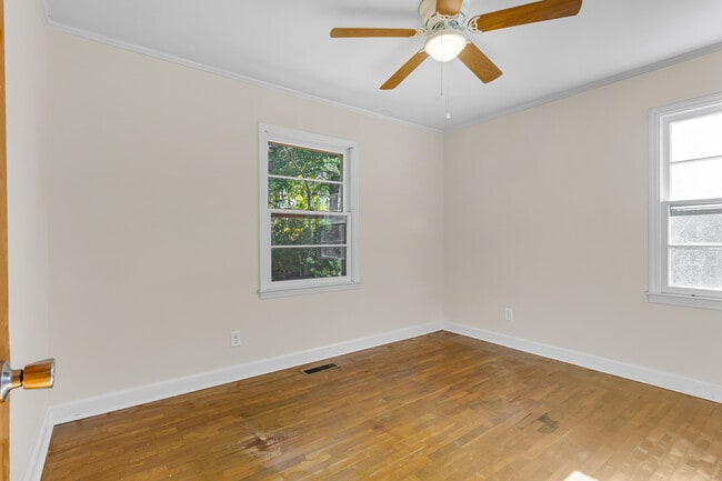 Building Photo - 3504 Powell St