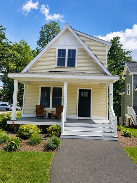 3BR 2BR, with basement - MCO Lancaster Cottages