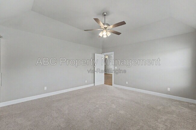 Building Photo - 381 Captain Hopkins St