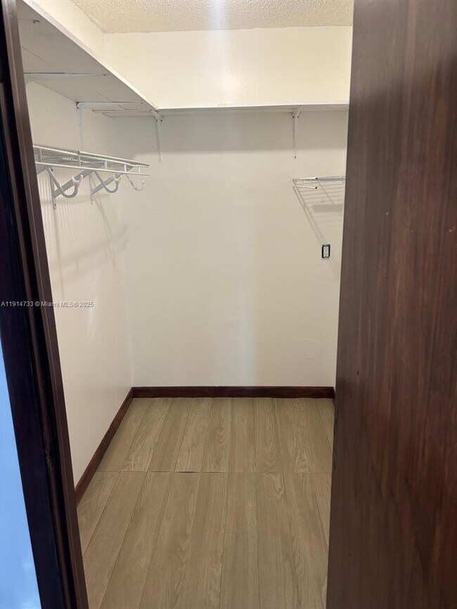 Building Photo - 2514 Taylor St