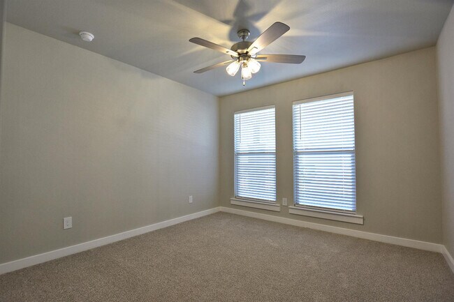 Building Photo - 1909 135th St